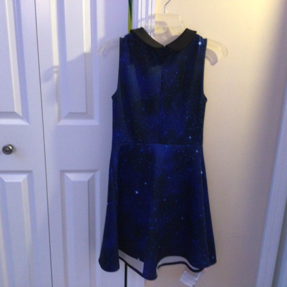 Dress - Picture 2 of 7